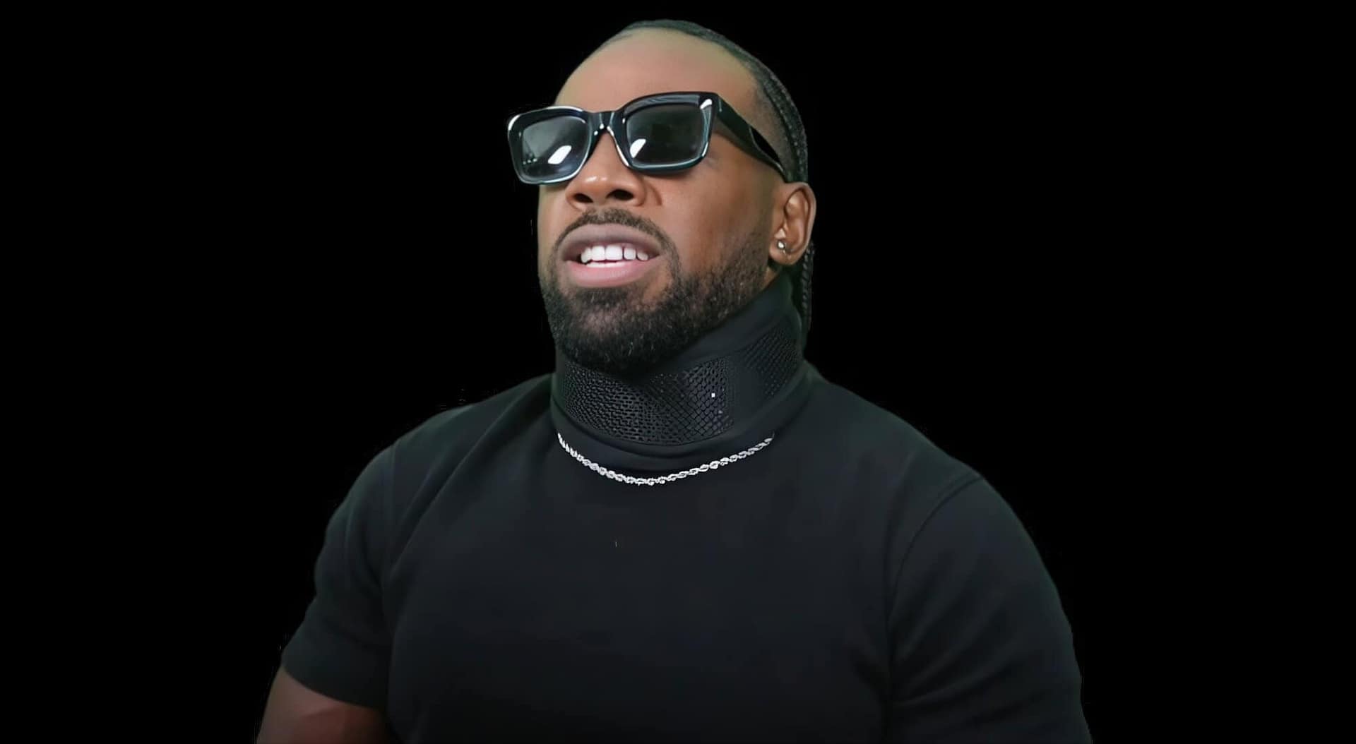 Xavier-Woods-Neck